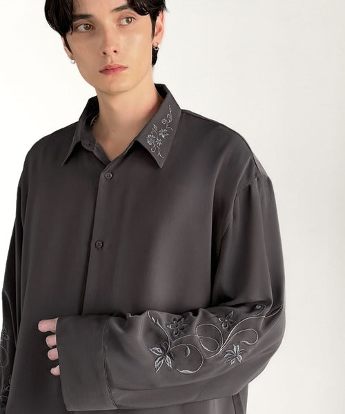 【Classical Origin】「繊細×モード」。刺繍使いルーズドレープシャツ（長袖）／Embroidery Loose Drape Shirt co1010025