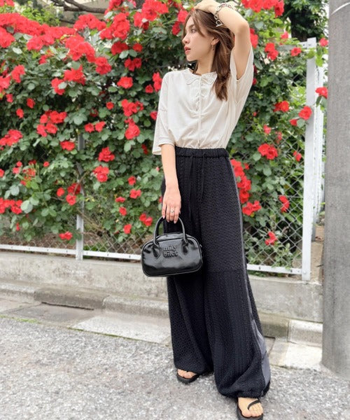 《JaVaジャバコラボ》胸元ひとくせ、抜け感ひとさじ。綿100％ バックロゴプリント 胸元レースアップTシャツ(半袖) jv1260458