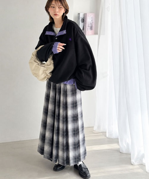 《JaVa ジャバコラボ》暖かさも、お洒落感も、欲張りに。胸刺繍ジャガード切り替えハーフボタンフリースプルオーバー jv1010674