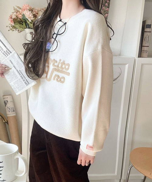 《JaVaジャバコラボ》後ろタックで作る旬シルエット♪サガラ刺繍風ロゴコクーンニット jv1050313