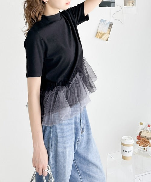 甘さの中にカジュアル要素も取り入れた1枚。チュールフリルモックネックTシャツ ce1010304