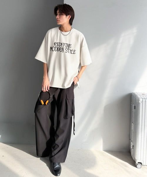 刺繍もシルエットもまるで3Dな主役級アイテム！立体刺繍ドレープダンボールTシャツ／3D Embroidered Draped Double-Knit T-Shirt co1010048