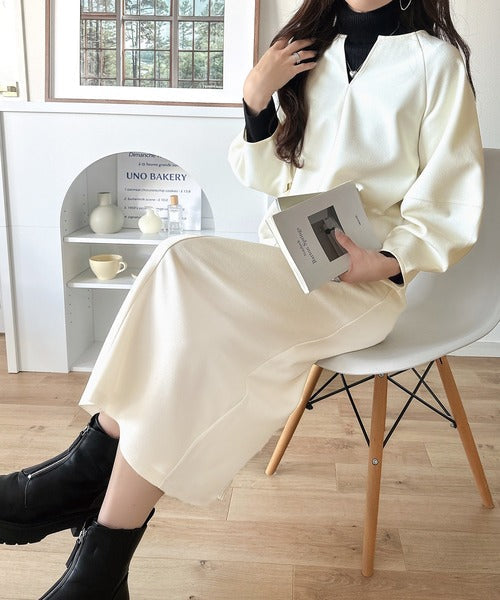 清楚にフェミニン、品よく抜け感。ランタンスリーブキーネックワンピース（ロング丈） ce1110149