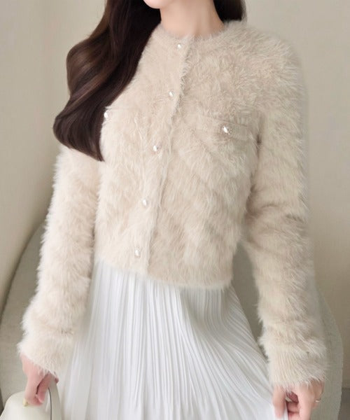 【mily bilet】大人可愛い、愛されニット。パール調ボタン使いキルティング風フェザーニットジャケット mi1359067