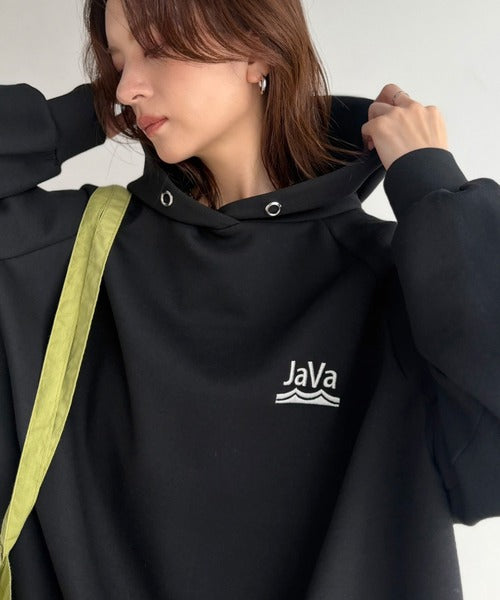 《JaVaジャバ コラボ》シンプルなカジュアルで大人の佇まい。胸刺繍入りダンボールパーカー jo1010074