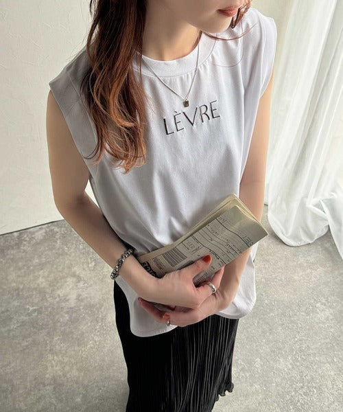 春夏コーデの主役！シルケット胸元刺繍サイド裾スリット入りノースリーブカットソー ce1020199