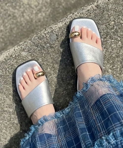 指輪みたいに可愛くて、痛くなりにくい♪柔らかソフトクッション PUレザーサムリング スクエアトゥサンダル ce1417001