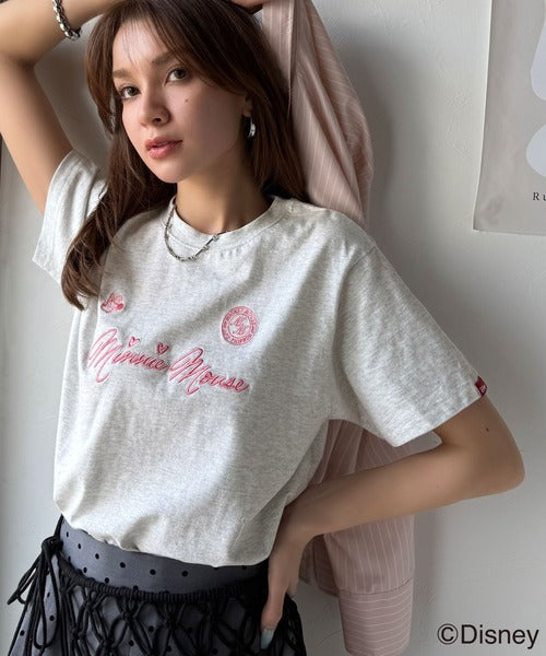 大人女子必見！　綿100％「ディズニー」サイン風刺繍Tシャツ（半袖） ce1330037