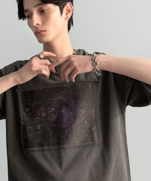 「オリジナリティ。」ピグメント加工ダブルレイヤーデザインプリントTシャツ／Pigment-Dyed Double-Layered Design Print T-Shirt co1010002