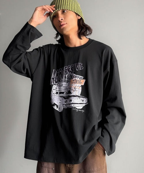 《JaVaジャバコラボ》ヴィンテージ感漂う綿100%クラシックカーグラフィックTシャツ（長袖） jo1150067