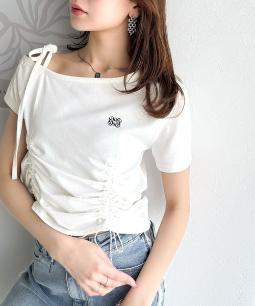 【mily bilet】自分らしさが光る。ワンショルダー胸刺繍肩リボンドロストカットソー mi1329018