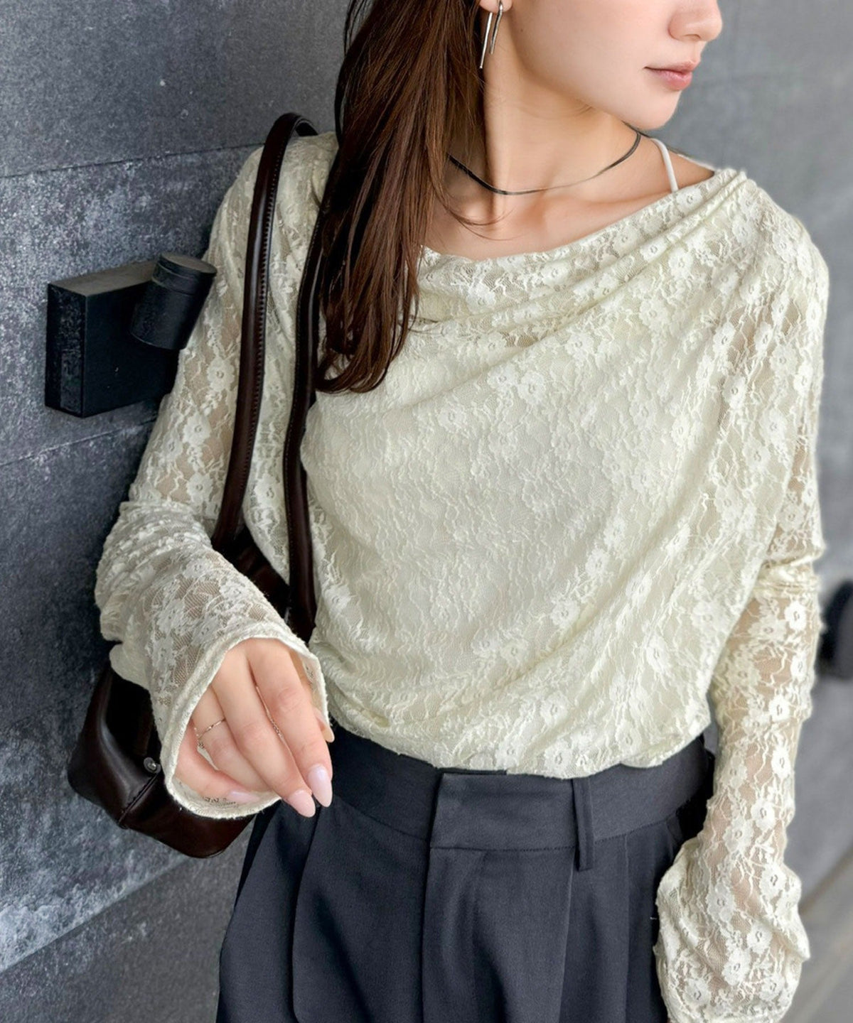 【mily bilet】甘さと上品さを叶える。着回し抜群な花柄レースフラワープリントドレープカットソー(長袖) mi1269005