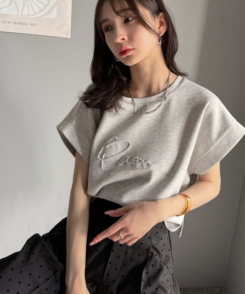 《JaVaジャバコラボ》上品な大人の抜け感。フロントPAEANエンボス加工半袖Tシャツ（ロゴ） jv1260427
