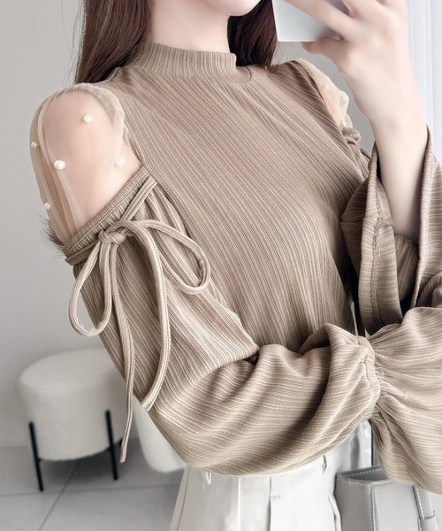 【mily bilet】どこから見ても胸キュンな贅沢デザイン。肩チュールシアーパール付きリブリボンカットソー mi1139043