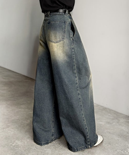 ヴィンテージ加工3タックワイドバルーンデニムパンツ／Vintage-Washed Three-Tuck Wide Balloon Denim Pants co0900009