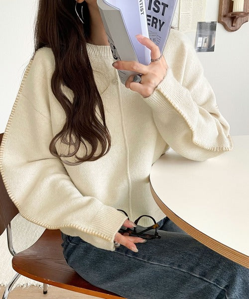《JaVaジャバ コラボ》一枚でこなれる、立体感スリーブ×配色ステッチ。バナナスリーブ配色ステッチニット jv1020272