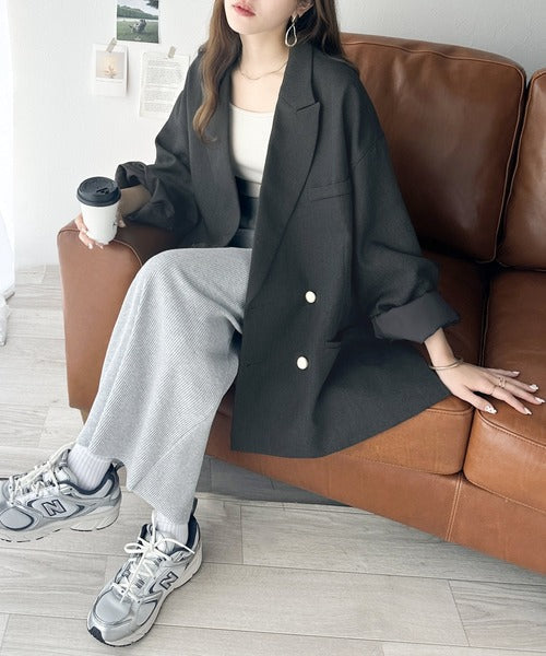 気軽に羽織れる大人のブレザー。サイドスリットオーバーサイズ ダブルジャケット ce1260162