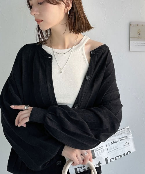 羽織るだけでサマになる、ゆるっと美シルエット。タック編みカーディガン（長袖） ce1260502