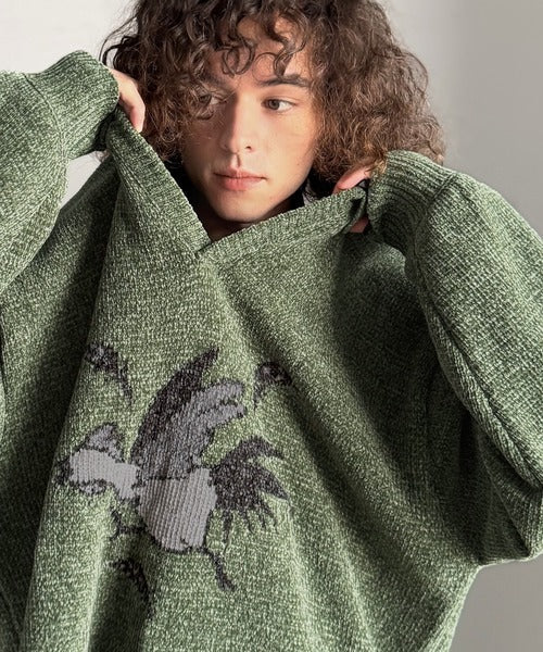 【Classical Origin】「個性で遊ぶ。」モール糸使いルースター柄襟付きVネックセーター／Chenille Yarn Rooster Motif Collared V-Neck Sweater co1150075