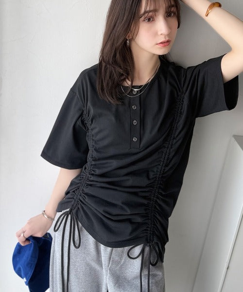 《JaVaジャバコラボ》アレンジを楽しむ、私だけの一枚。前後2wayヘンリーネックドロストチュニックＴシャツ(半袖) jv1010437