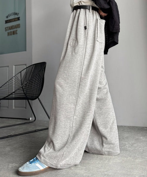 【Classical Origin】「シルエット推し。」アップリケデザインオーバーサイズスウェットパンツ／Applique Detail Oversized Sweatpants co1150046