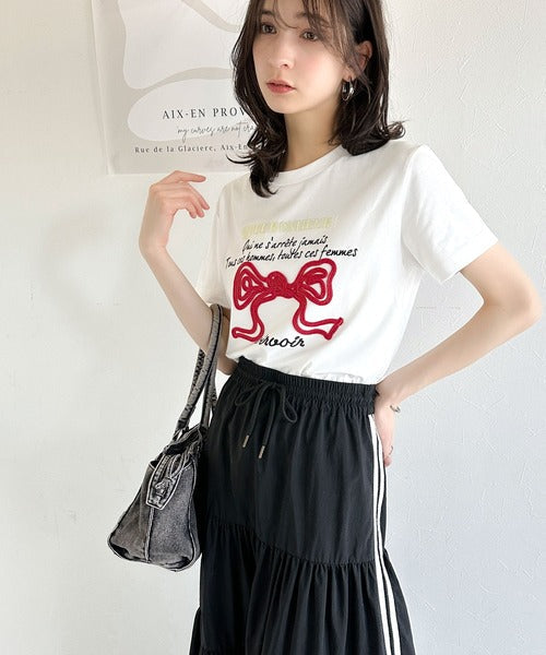 【mily bilet】華やか大人ガーリー。リボンコード刺繍プレートデザインTシャツ mi1329025