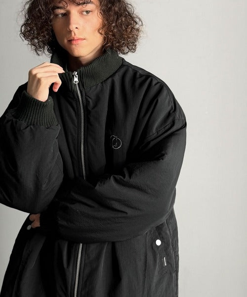 【Classical Origin】「防寒高機能。」リブハイネック中綿入りモンスターオーバージャケット／Ribbed High-Neck Padded Monster Oversized Jacket co1010036
