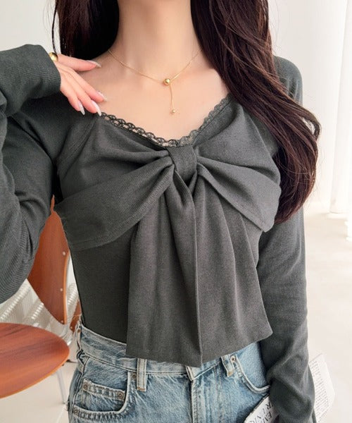 【mily bilet】一枚でときめく、主役級ビッグリボン×繊細レースで大人ガーリーに♪リボンレーストップス（長袖） mi1019160