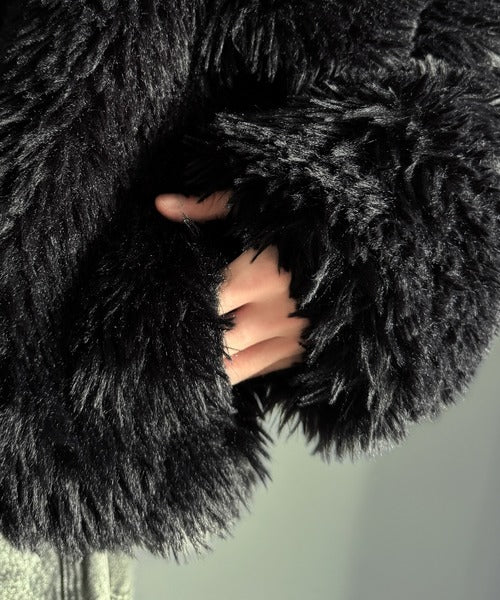 【Classical Origin】「一瞬で惹かれる。」シャギーファーショート裏配色ショートジャケット／Shaggy Faux Fur Short Jacket with Contrast Lining co1010037