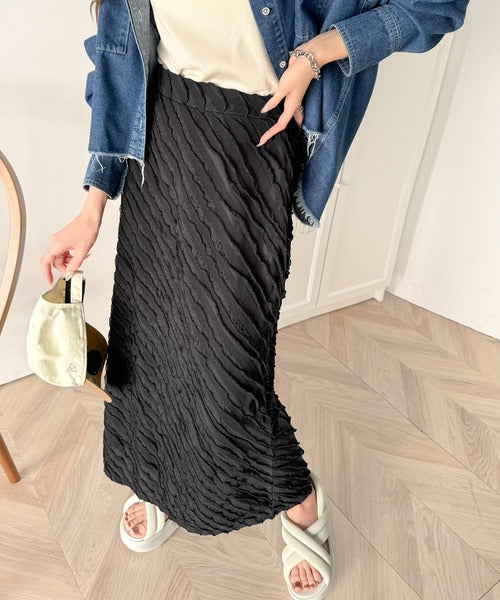 嬉しい細見え&バックスリットが魅力。カットフリルバックスリットIラインスカート（ロング丈） ce1015070