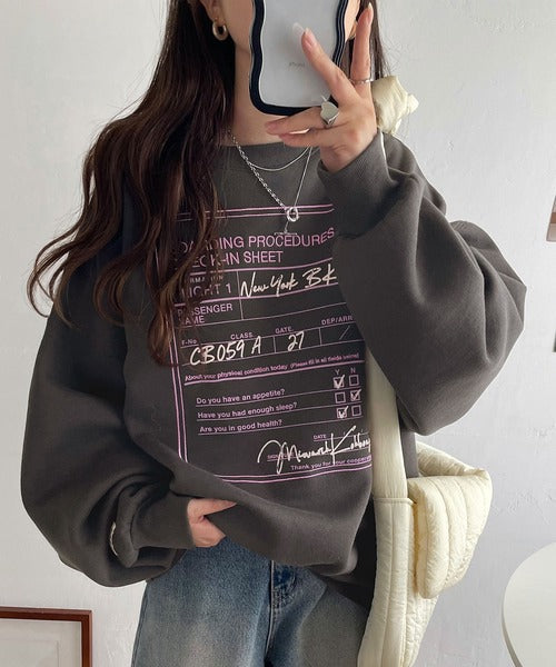 《Javaジャバコラボ》インパクト抜群！前後2wayフライトチェックインロゴ刺繍裏起毛スウェット jv1260294