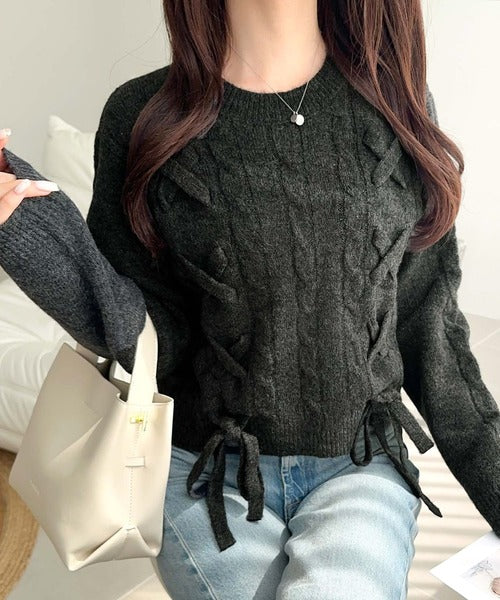 【mily bilet】前も後ろも可愛く映える、大人フェミニン。前後２WAYリボン使いケーブルニット mi1329039