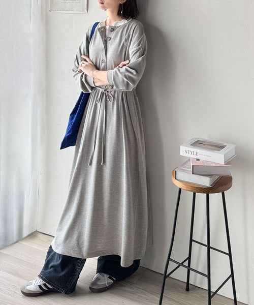 大人リラクシーで抜け感を。胸刺繍配色デザインヘンリーネックロングワンピース（長袖） ce1020323