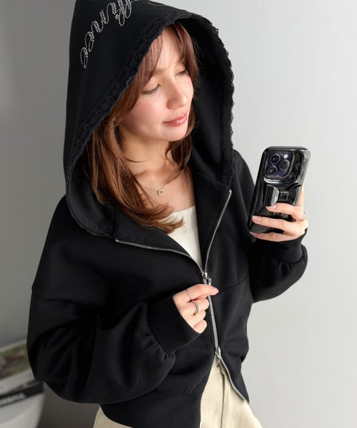 【セットアップ可能】【mily bilet】きらめきに目奪われる。レース使い ラインストーンロゴ ダンボールパーカー(長袖) mi1329111