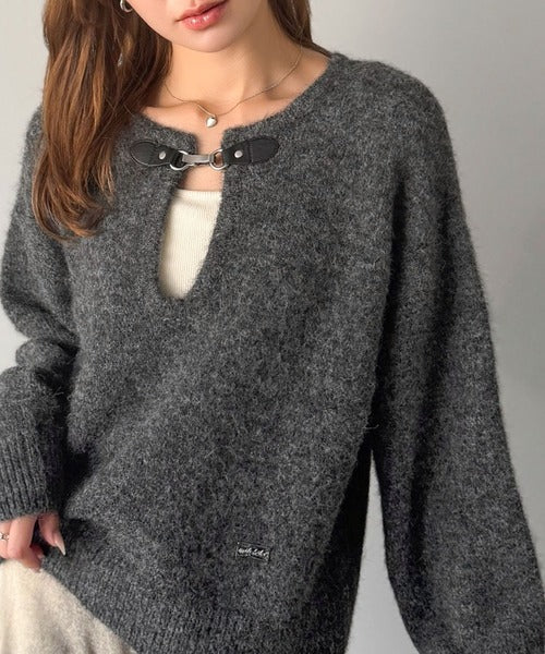 【mily bilet】癒しのモヘアタッチ。バックル使いVネックニット（長袖） mi1029138