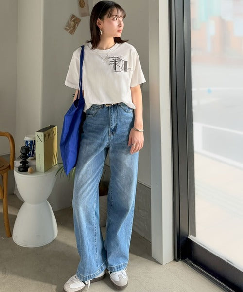 ラフでも品格、シンプルでも存在感。オーガニックコットン混 綿100％ グラフィック飛び刺繍フォトTシャツ（半袖） ce1260537