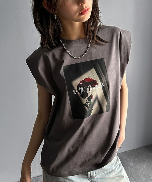 シンプルなのに着映える！お花フォトプリントシルケット加工フレンチスリーブTシャツ ce1020197