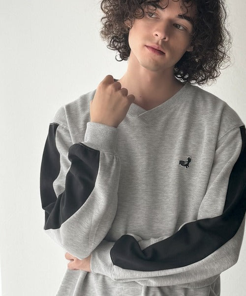 【Classical Origin】「個性をアクセントに。」袖ライン配色Vネックスウェットトレーナー（長袖）／Color Blocked Sleeves V-Neck Sweat Trainer co1150044