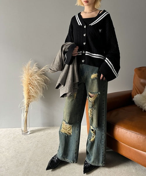 上品さとカジュアルさが魅力。ワイドスリーブ胸刺繍カレッジ風ラインニットカーディガン(長袖) ce1050257