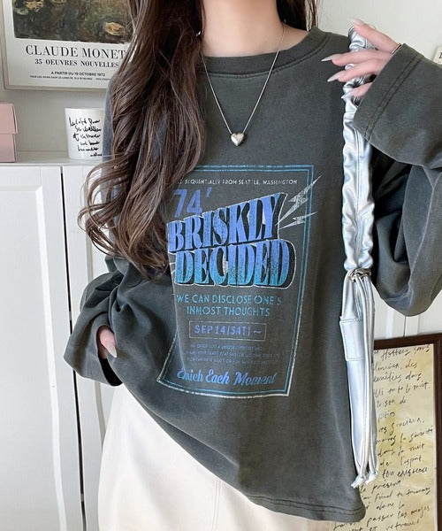 《JaVaジャバコラボ》ゆるっとカジュアルに着こなす。綿100%ピグメント加工グラフィックプリントTシャツ（長袖） jv1050407