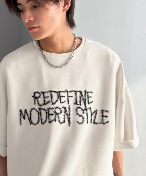 刺繍もシルエットもまるで3Dな主役級アイテム！立体刺繍ドレープダンボールTシャツ／3D Embroidered Draped Double-Knit T-Shirt co1010048