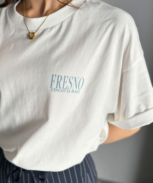 纏うだけで、洒落感アップデート◎綿100％ニュースペーパーロゴプリントオーバーサイズTシャツ ce1330046