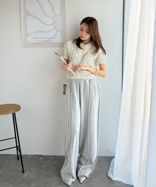 華やかな高級感を演出する。カットジャガード短丈Tシャツ（半袖） ce1050273