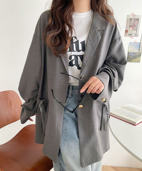 【mily bilet】軽やかで大人可愛い。リネンライクリボンストラップ付きテーラージャケット（レディース） mi1019071