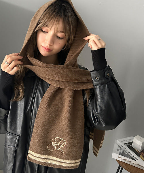 柔らか暖か。上品なロゴ刺繍入りラインニットマフラー（ストール） ce1010367