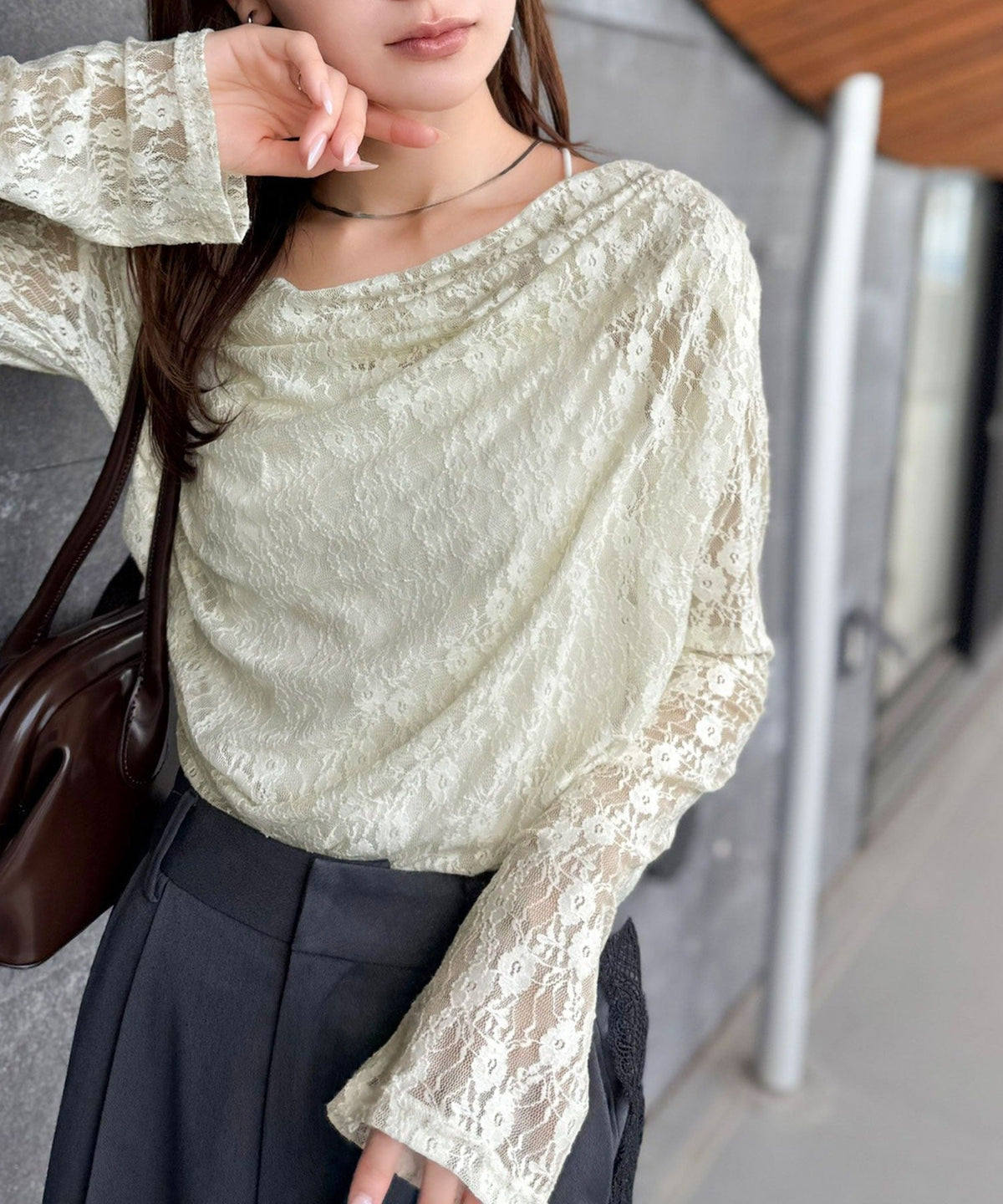 【mily bilet】甘さと上品さを叶える。着回し抜群な花柄レースフラワープリントドレープカットソー(長袖) mi1269005