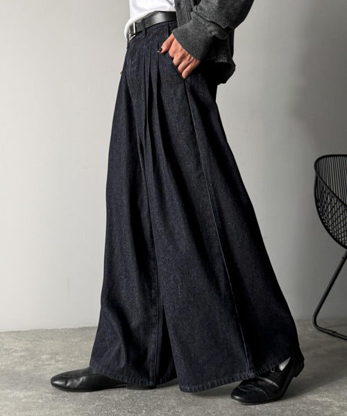 【Classical Origin】「贅沢シルエット。」3タックワイドデニムスラックス／Triple-Tuck Wide Denim Trousers co0900001