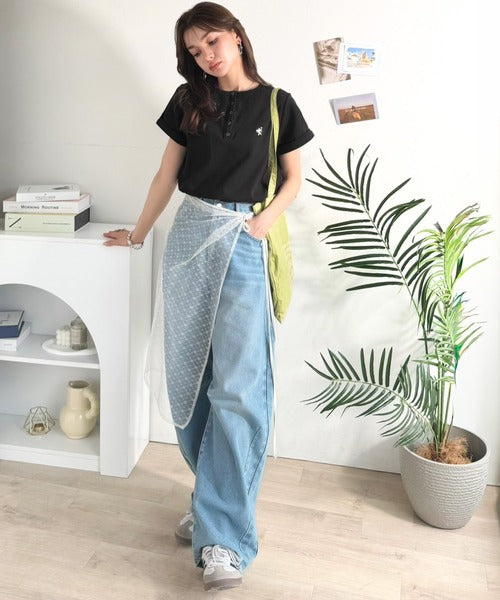 すっきり華奢魅せ。袖ロールアップ胸刺繍入りヘンリーネックリブTシャツ (半袖) ce1410009