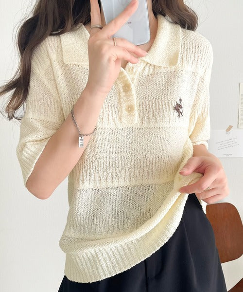 一枚で大人のラフスタイルが決まる。ワンポイント刺繍ブークレポロニットトップス(半袖) cm1260392