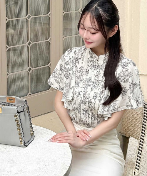 【mily bilet】上品で大人かわいい。花柄ピンタックフレア袖ブラウス mi1139026
